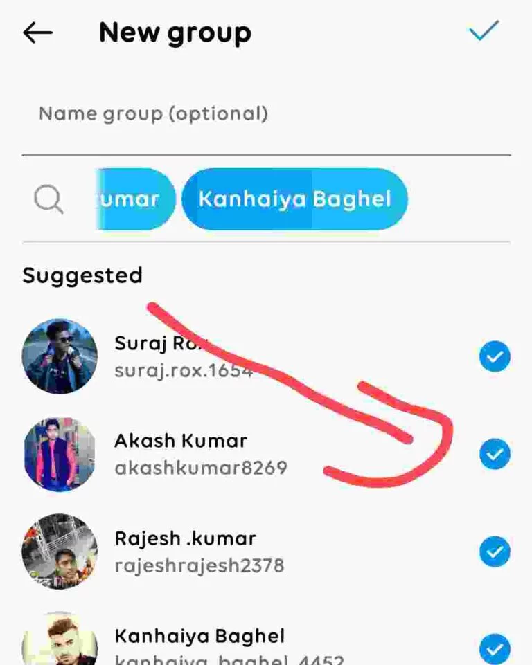 Group में Add करने के लिए Friends सलेक्ट करें Group में Add करने के लिए Friends सलेक्ट करें